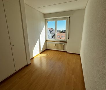 Helle 4.5-Zimmer-Wohnung mit Balkon und Bergblick in Bellach - Photo 3