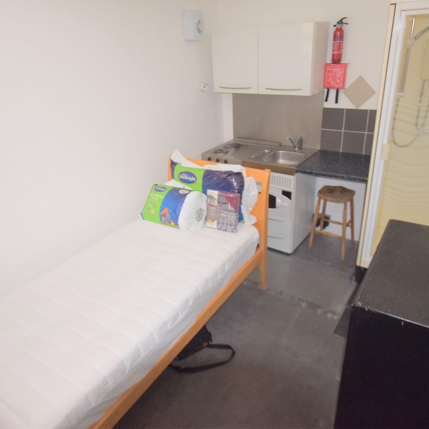 Vicarage Road, Watford - Photo 1