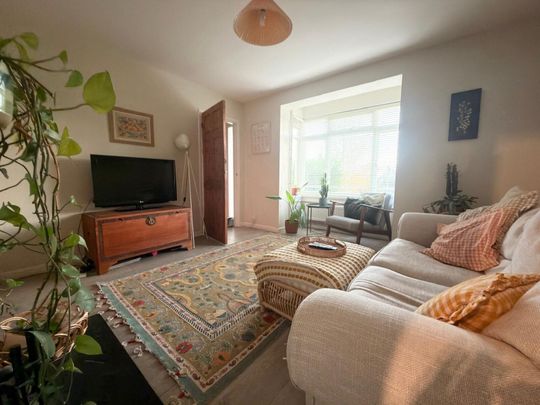 Elmhurst Estate, Bath, Batheaston - Photo 1