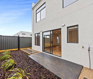 Contemporary Living in Mickleham - Photo 6
