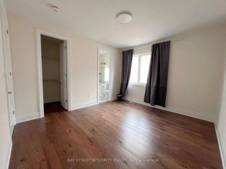 Detached Home For Lease | N9237784 - Photo 4