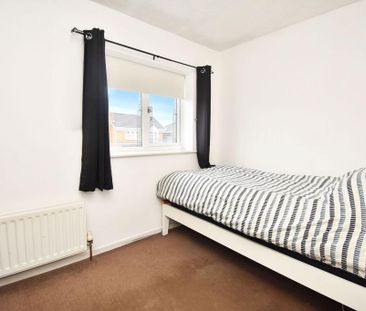 2 bedroom semi-detached house to rent - Photo 3