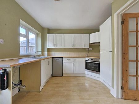 2 bedroom terraced house to rent - Photo 4