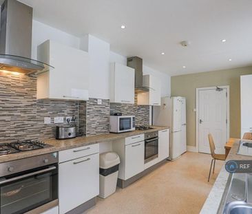 1 bedroom in a house share to rent - Photo 5