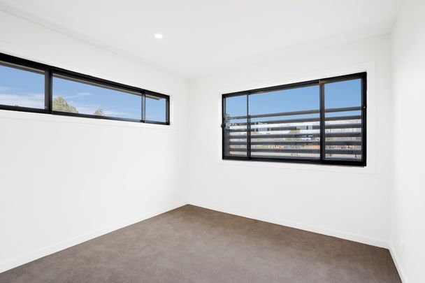 12/35 Bon Scott Crescent, Moncrieff ACT 2914 - Townhouse For Rent | Domain - Photo 1