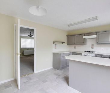 3 bedroom end of terrace house to rent - Photo 5