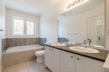 Condo Townhouse For Lease | S9052425 - Photo 4