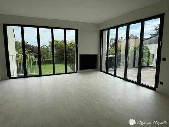 Location Maison 8 pièces 270m² CHAMBOURCY 78240 - Photo 1