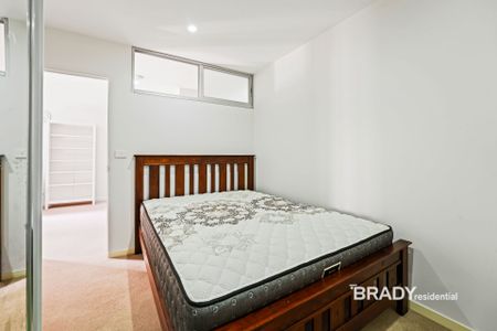 2409/8 Sutherland Street, Melbourne - Photo 2