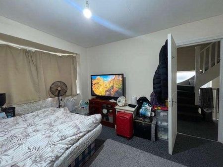 Methuen Road, Edgware, HA8 - Photo 4