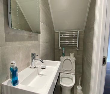 4 Bed Terraced House, Curzon Street, RG30 - Photo 6