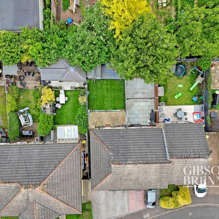 2 bedroom end of terrace house to rent - Photo 1