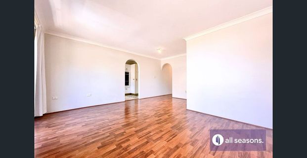 Spacious & Bright Two-Bedroom Apartment in Prime Hornsby Location - Photo 1