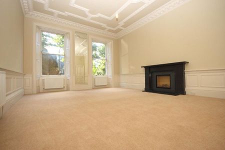 4 bedroom flat to rent - Photo 3