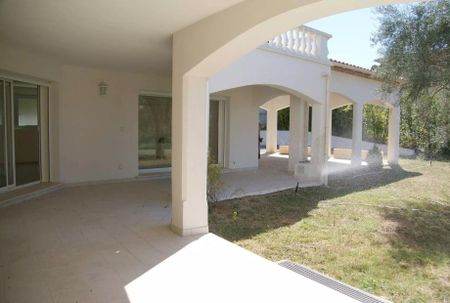 Location Maison 4 pièces 142m² LA ROQUETTE SUR SIAGNE 06550 - Photo 5