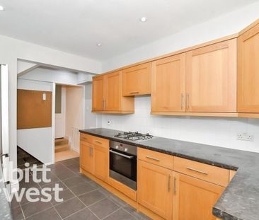 3 bedroom terraced house to rent - Photo 5