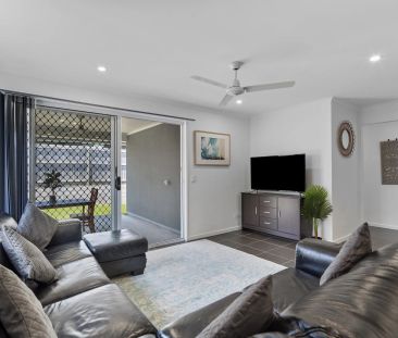 Modern 4 Bedroom Home with 2 Living Areas in sought after location! - Photo 1