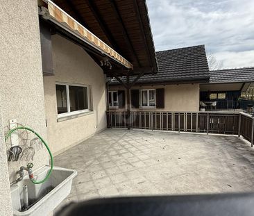 GROSSE TERRASSE, SCHWEDENOFEN UND VIEL PLATZ! - Photo 2