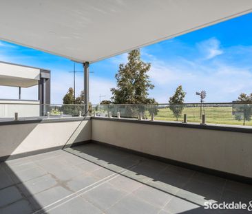 Modern Townhouse Living! - Photo 3