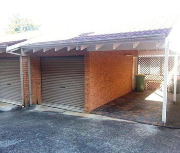 Town House with a Difference - Spacious Tri-Level + uninterrupted v... - Photo 5