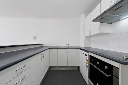 Stylish & Spacious Two-Bedroom Apartment in the Heart of Sydney CBD – Windsor Plaza - Photo 4