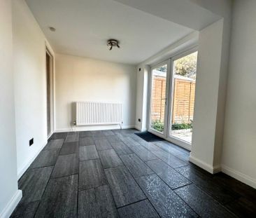 Link Detached House - Photo 4