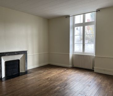 Location Maison 4 pièces 132m² CHATEAUNEUF SUR CHARENTE 16120 - Photo 1