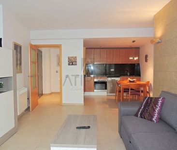 Impecable piso con terraza y piscina comunitaria en Can Bou, Castel... - Photo 1