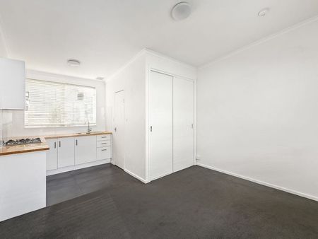 Neat and tidy studio apartment - Photo 3