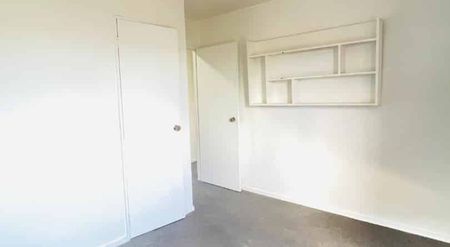 Spacious 2 Bedroom - Photo 5