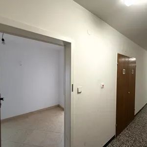 Klimatisierte Dachgeschosswohnung mit 4 Schlafzimmer und Garage // Air-conditioned attic apartment with 4 bedrooms and garage // - Photo 3