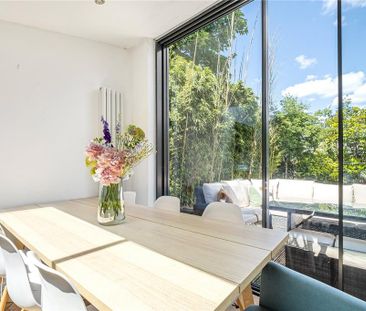 3 bedroom terraced house to rent - Photo 2
