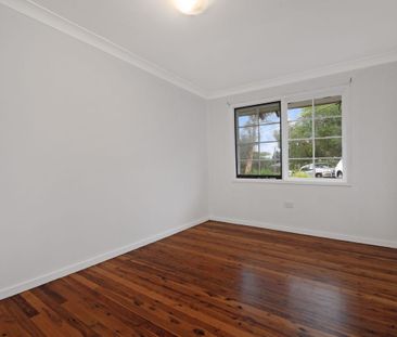 A massive home near amenities with pool - Photo 5