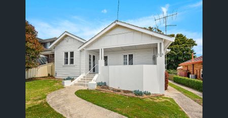 Renovated with character and class - Photo 5