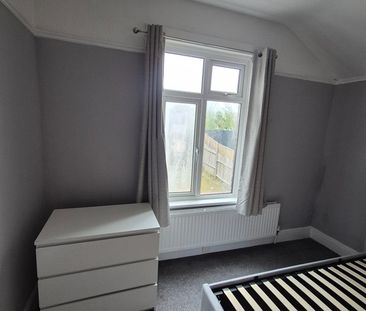 Room in a Shared House, Melfort Rd, CR7 - Photo 6