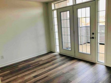 For Lease - 7 Heswall Lane, Newmarket, Ontario - Photo 2