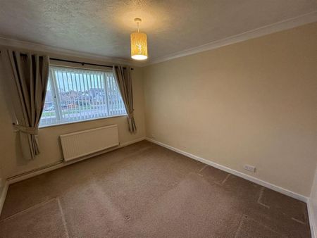 3 bedroom semi-detached bungalow to rent - Photo 3