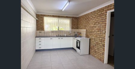 NEAT & PRACTICAL 2 BEDROOM UNIT - Photo 4