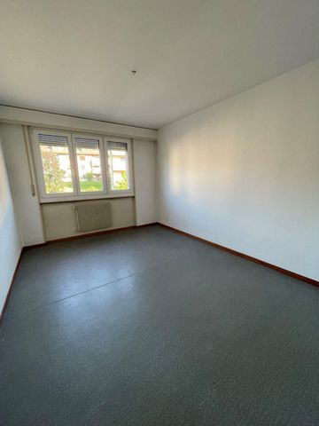 Appartement rénové de 3,5 pièces au 2ème étage - Photo 3