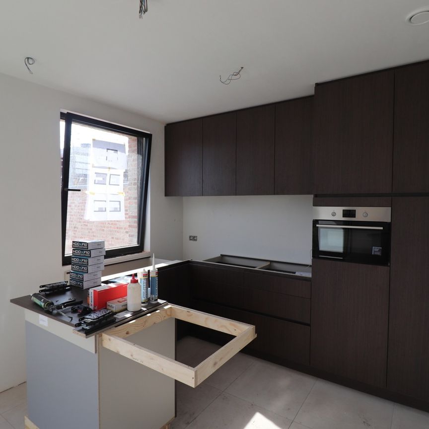Energiezuinige nieuwbouwwoning met 3 slaapkamers, terras met tuin, tuinberging, carport en autostaanplaats. - Foto 1
