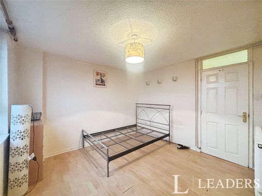 property to rent Willowfield Tower, Harlow, CM18 - Photo 1