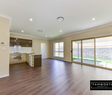 NORTH TAMWORTH - Two Bedroom and Two Bathroom Unit - Photo 2