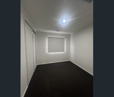 Brand-New 4-Bedroom Family Home in Mickleham (Highlands - Next To T... - Photo 1