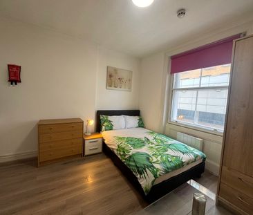 Double Bedsit - Photo 4