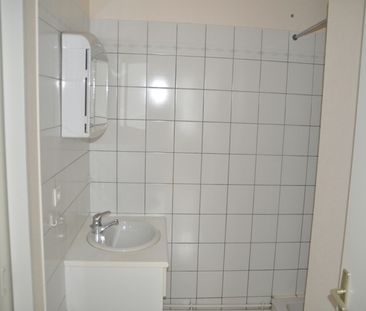 Location Appartement 2 pièces 28m² - Photo 3