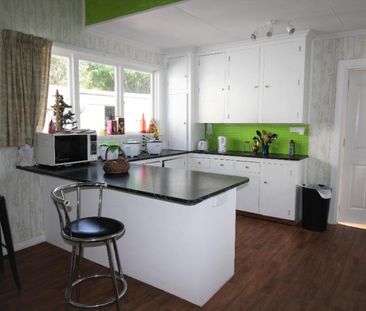 Bedroom available in Shared Accommodation - Photo 4