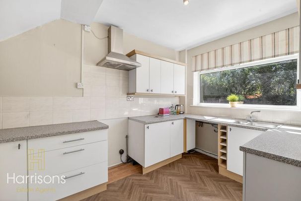 3 bedroom semi-detached house to rent - Photo 1