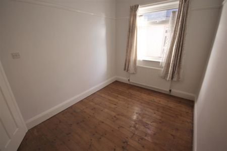 3 Bedroom Bungalow - Detached To Let - Photo 2