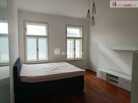 Velmi hezký a prostorný byt 2+1 po rekonstrukci, Praha 5 – Smíchov - Photo 3