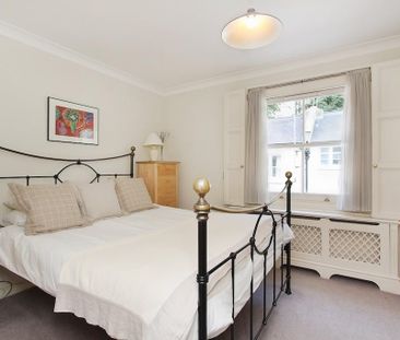 2 bedroom mews to rent - Photo 5